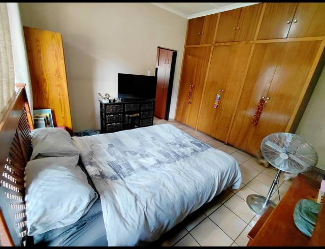 3 BEDROOM FREESTANDING FOR SALE IN MOREGLOED
